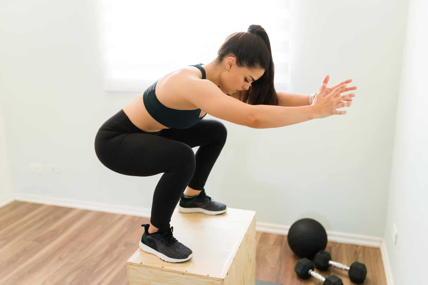 Squats avec charges : repère de poids à porter par les femmes selon l’âge