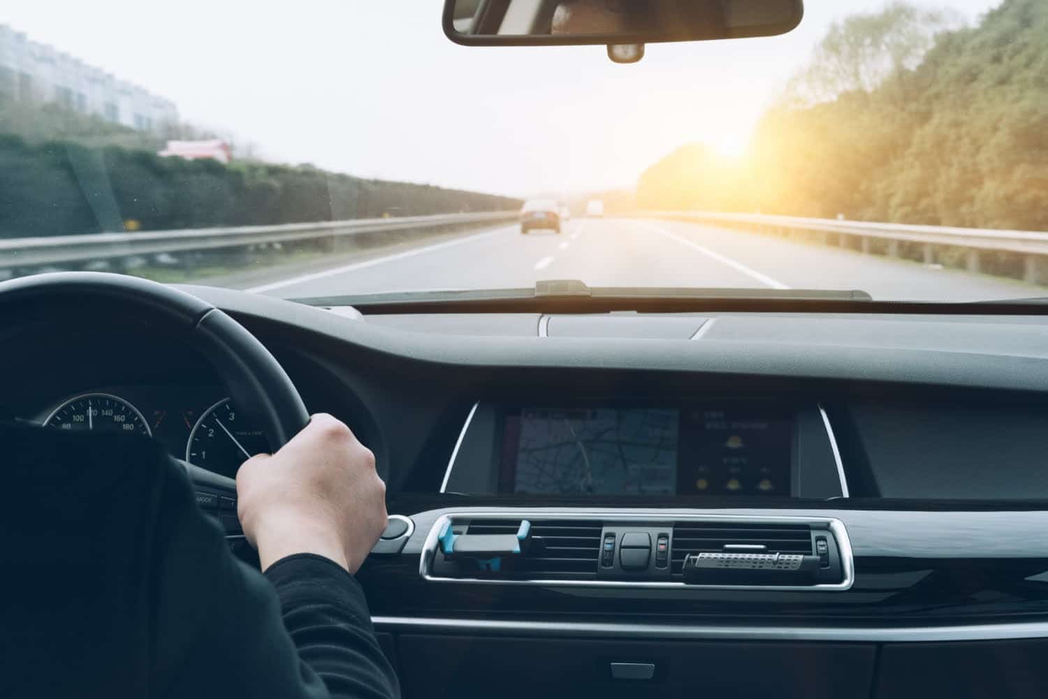 Parler au volant peut ralentir la vitesse de vos yeux et peser sur vos réflexes de conduite