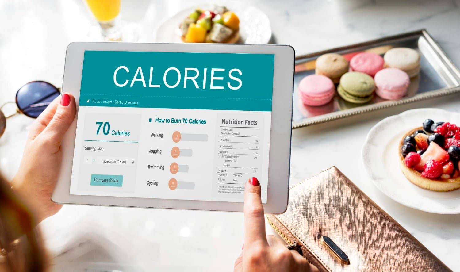 Images d’aliments caloriques : la pression médiatique a des influences négatives chez les jeunes filles