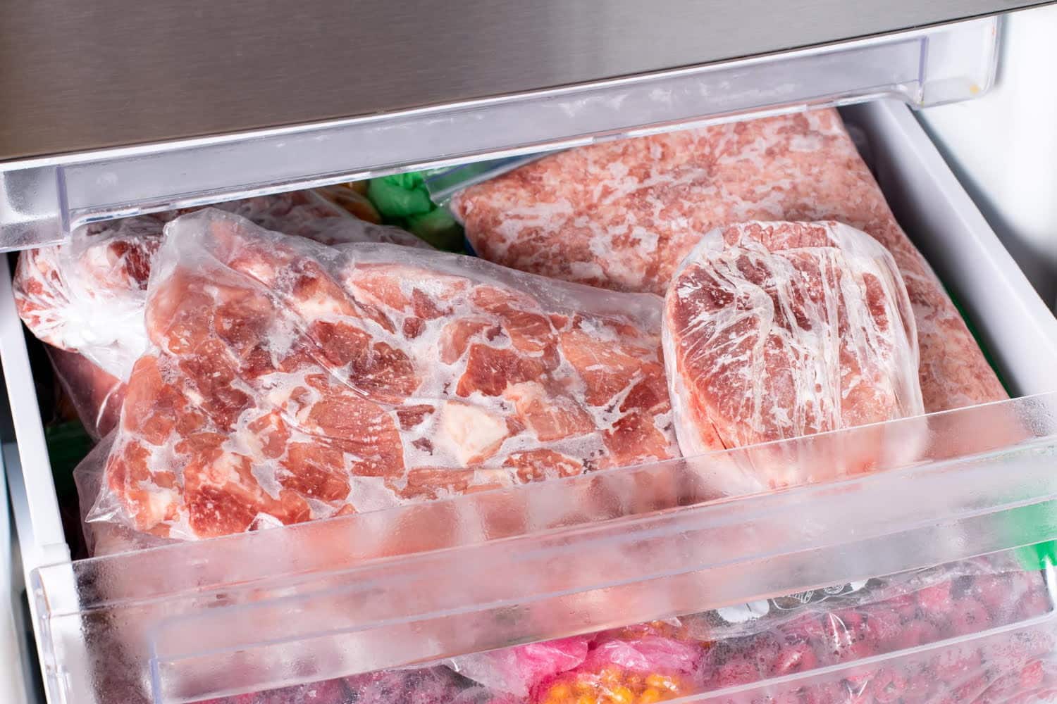 Emballages plastiques et migration vers nos aliments : que mettons-nous vraiment dans nos assiettes ?