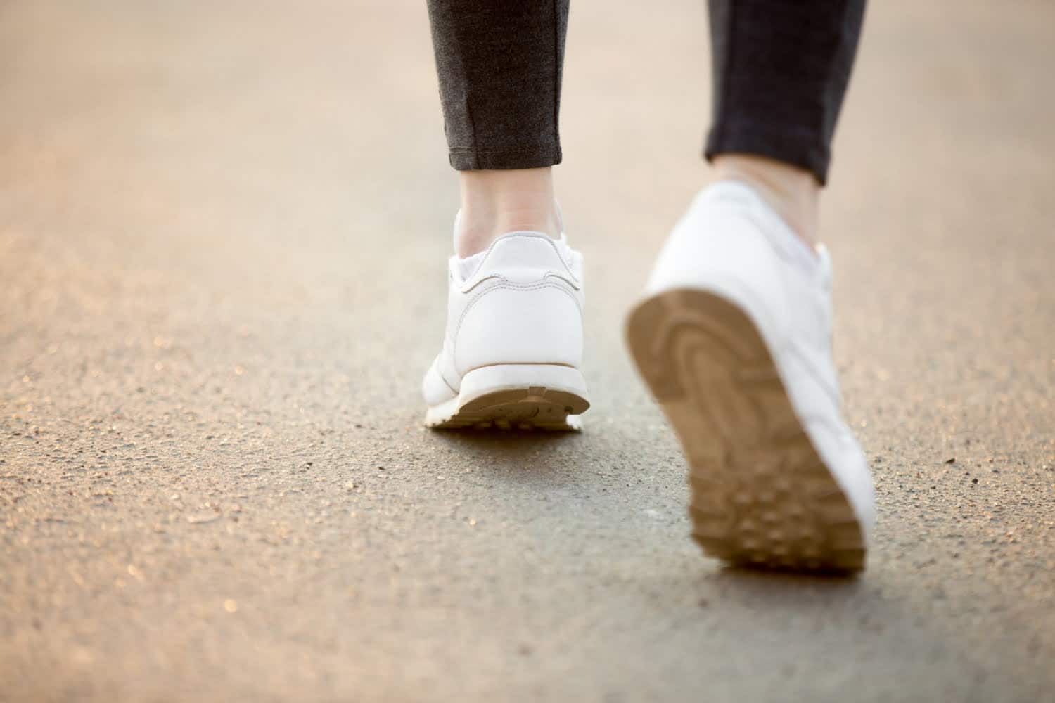 Bienfaits de la marche sur le cerveau : 4 bénéfices prouvés à saisir !