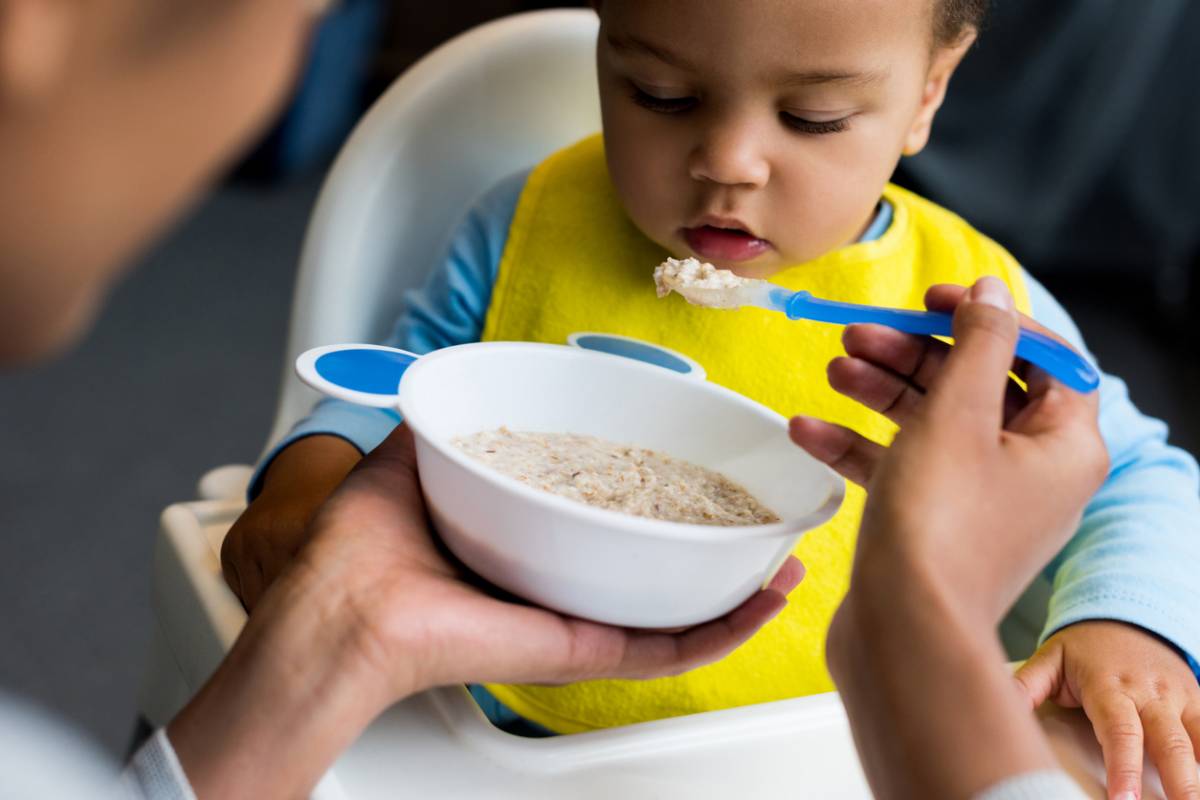 Bébé : la diversification alimentaire, à quoi ça sert ?