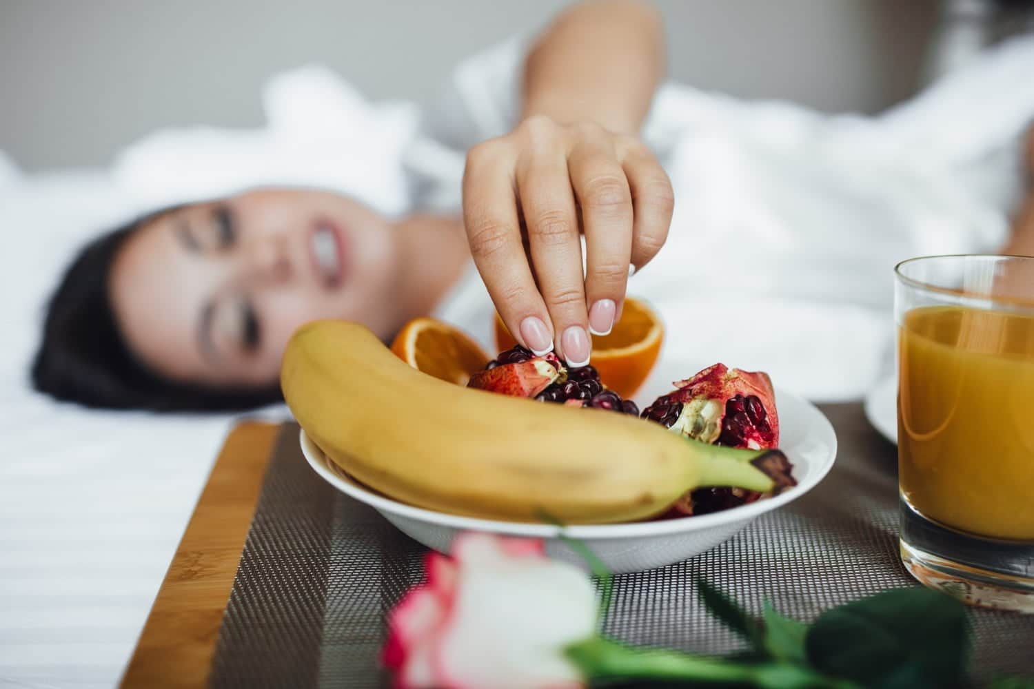 Manger avant de se coucher : Bonne ou mauvaise habitude ?