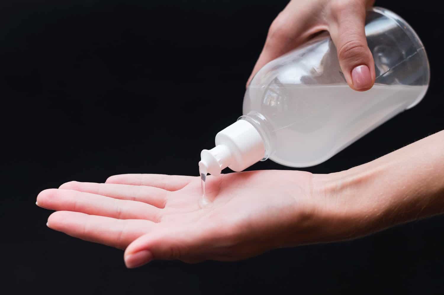 Sur-utilisation de désinfectants pour les mains : 5 effets secondaires ennuyeux