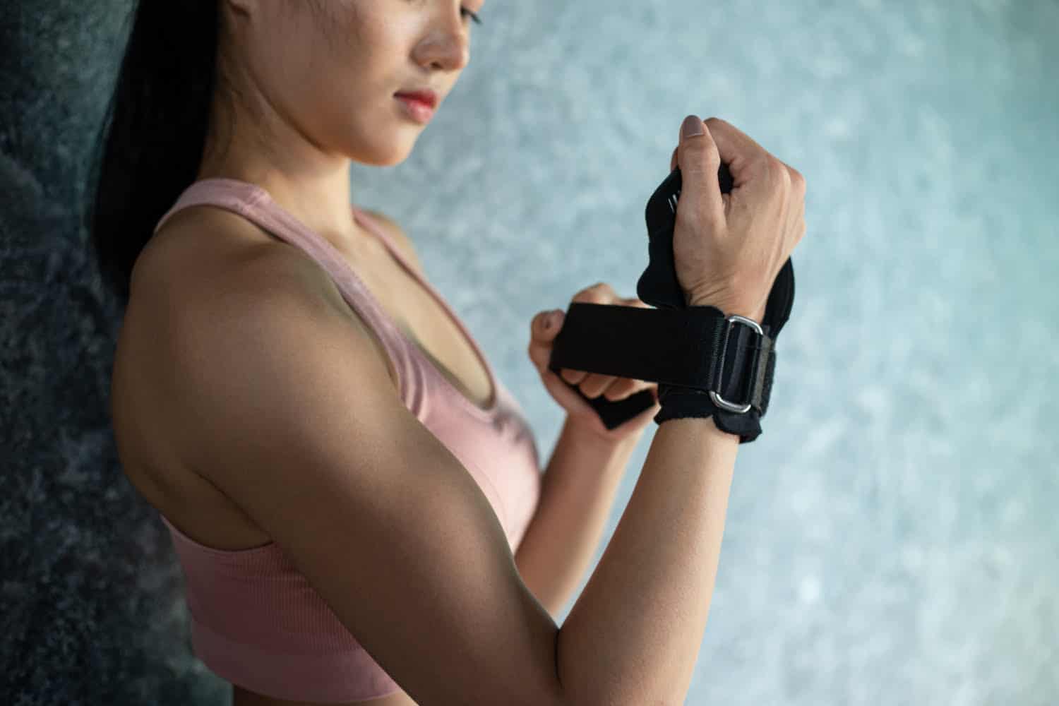 Porter des bracelets lestés aux poignets aide t-il vraiment à se muscler les bras?