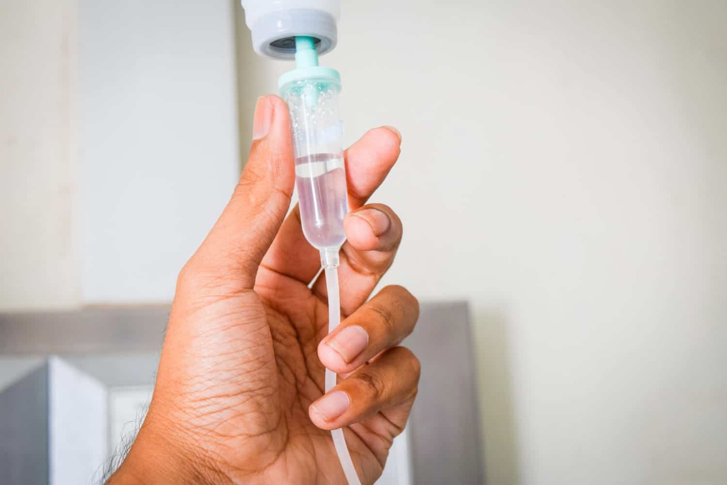 Un drame lié à la péridurale : Une jeune mère en état végétatif
