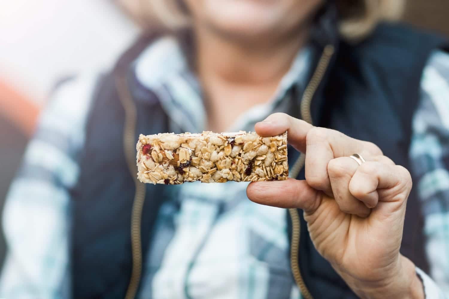 Manger une barre protéinée chaque jour est-ce vraiment une bonne idée ? Avantages et inconvénients