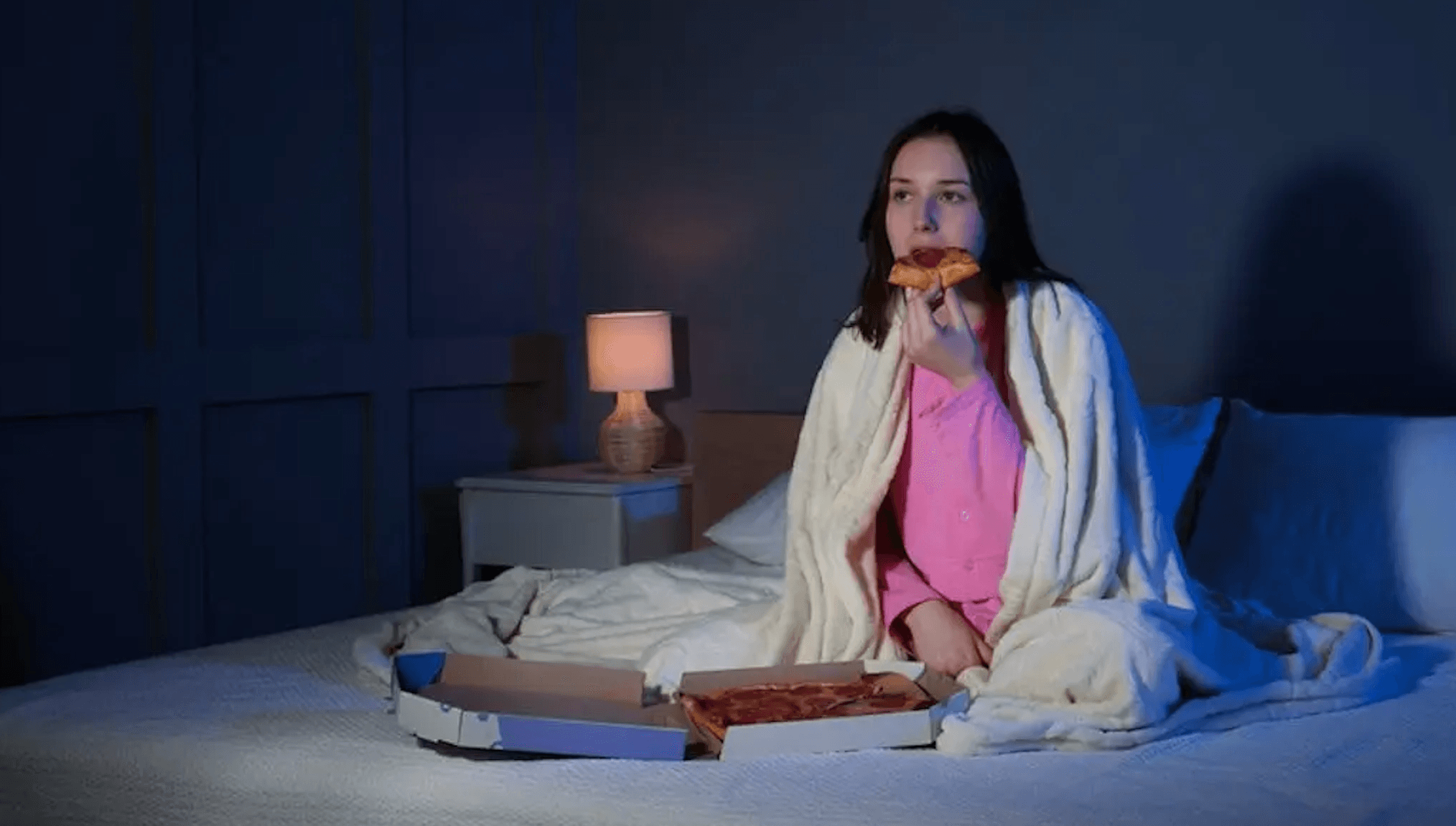 Arrêter de manger 3 heures avant le coucher : un geste simple pour la santé du cœur selon cette étude