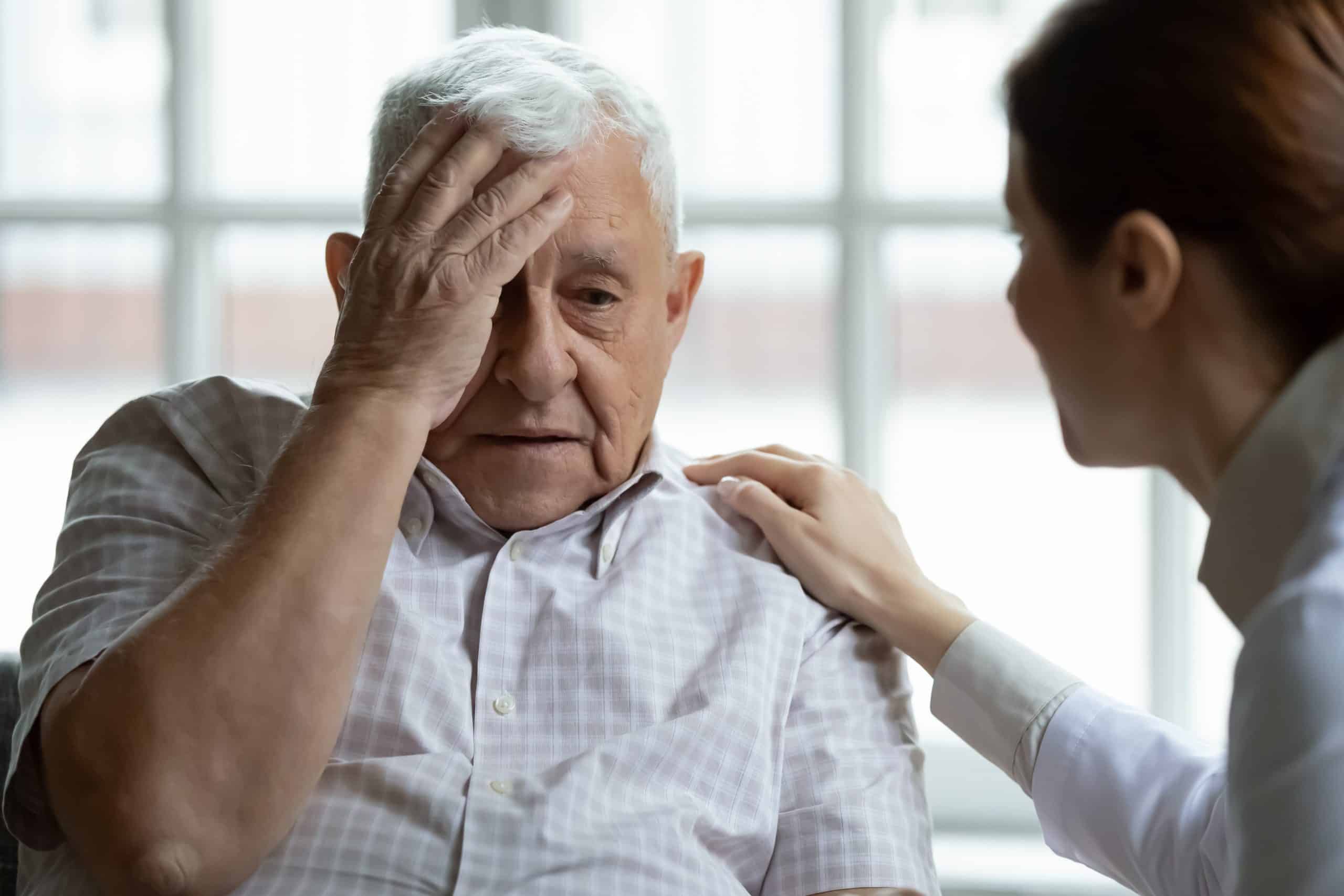 Démence : 4 tests sanguins qui repèrent plus tôt